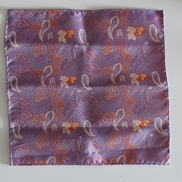 Bowtie and pocket square - Picture 3 of 3